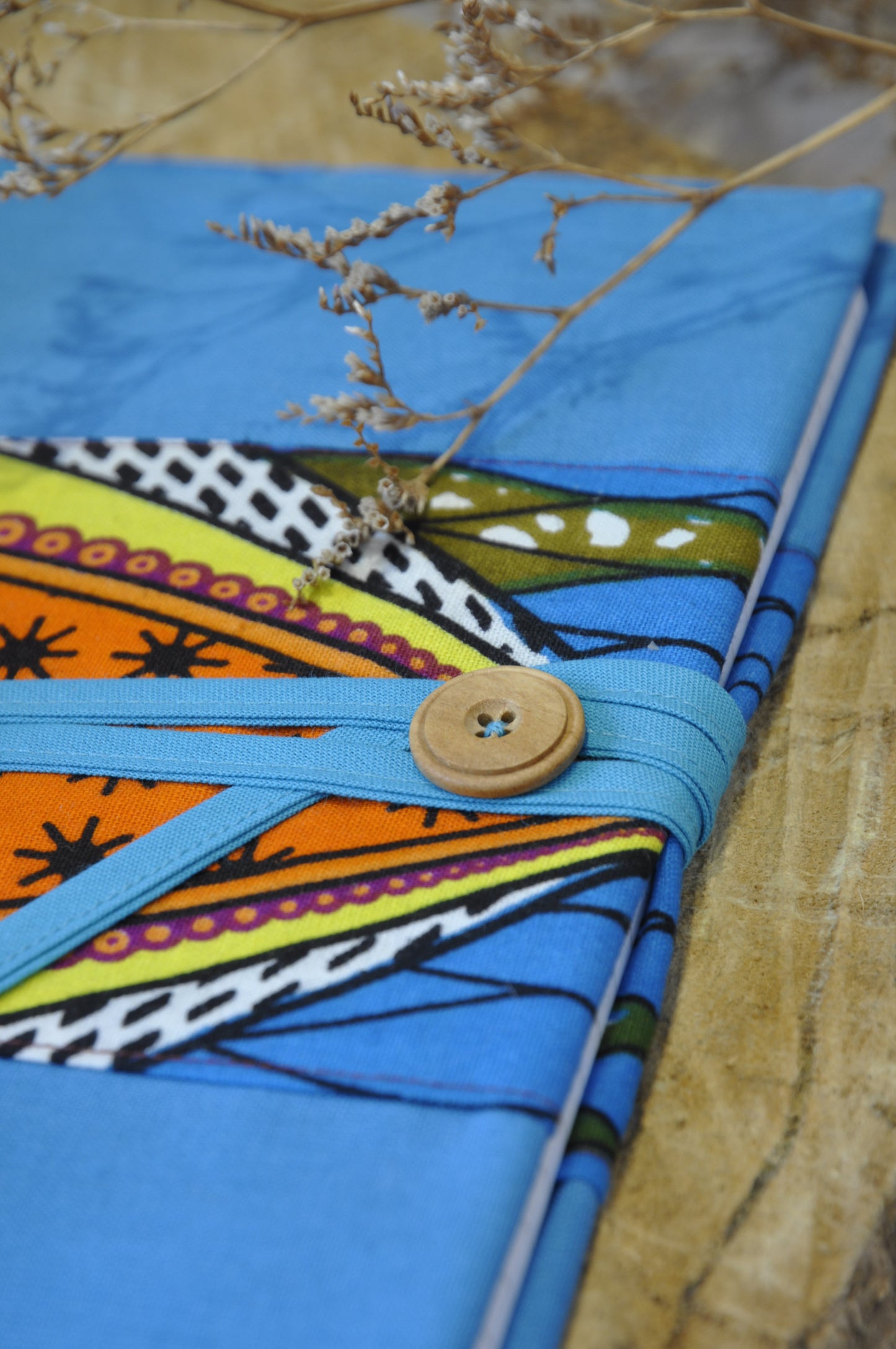 CONFIDENCE - couvre carnet A5 - wax upcyclé - fait en Belgique - ethnique - écrire, rêver et se confier