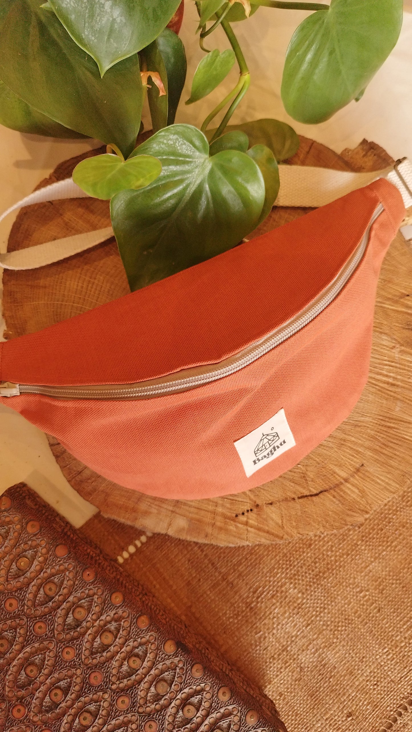 MINI NOMADE - petit sac banane S - Baghu - Sac artisanal belge - Ethnique - upcyclé - durable