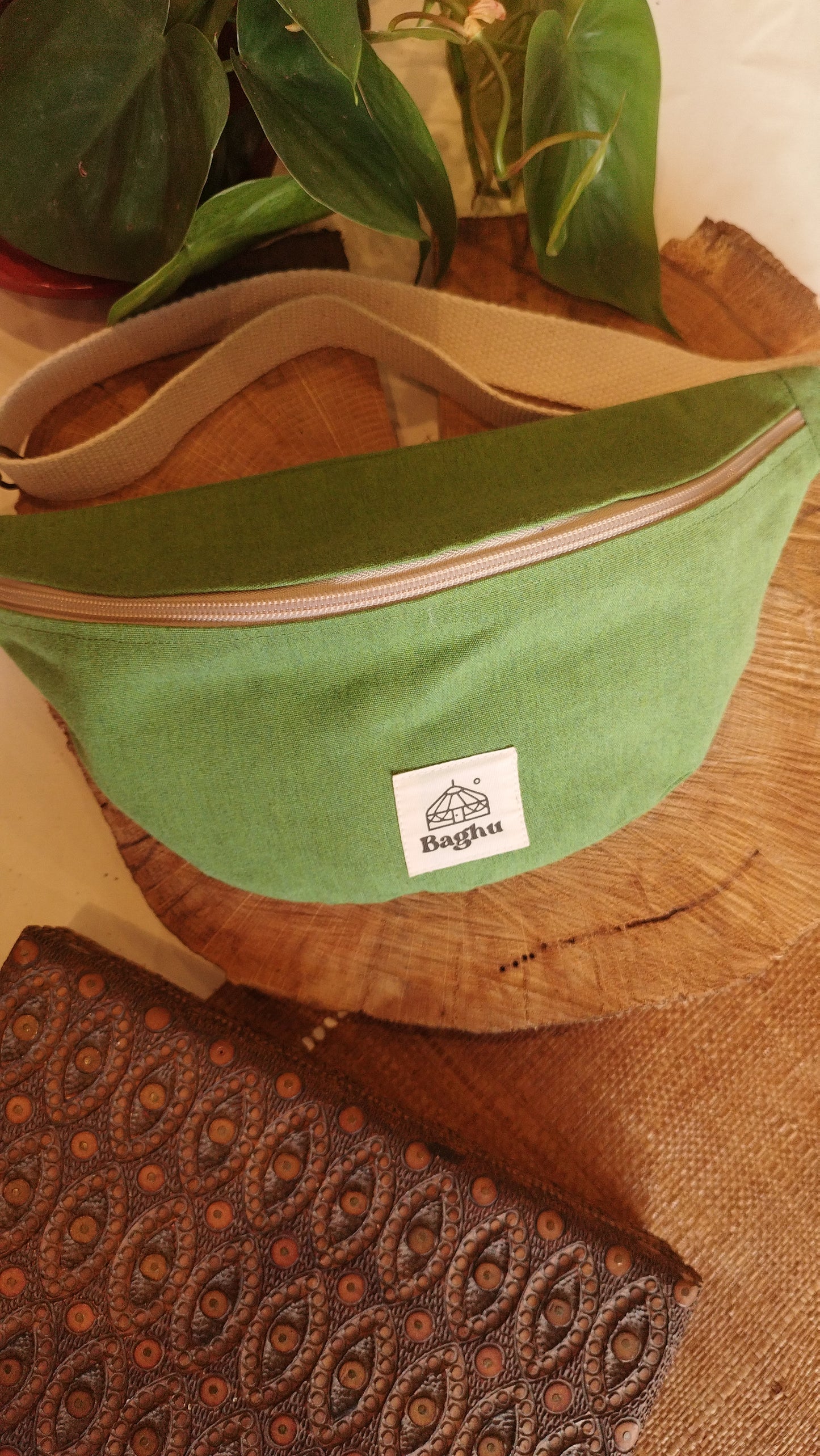 MINI NOMADE - petit sac banane S - Baghu - Sac artisanal belge - Ethnique - upcyclé - durable