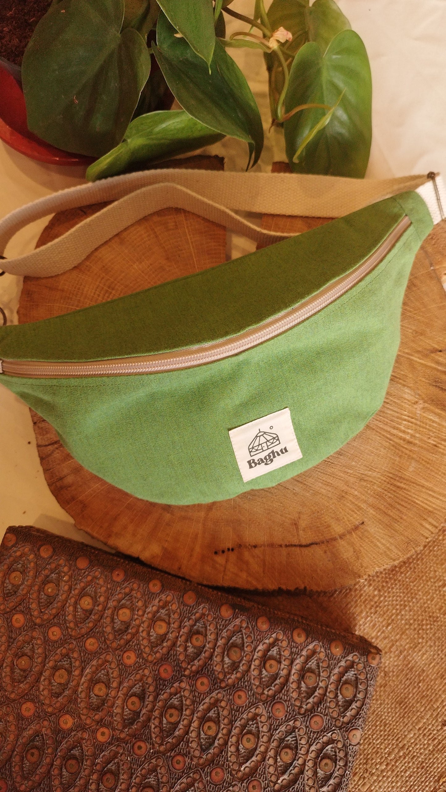 MINI NOMADE - petit sac banane S - Baghu - Sac artisanal belge - Ethnique - upcyclé - durable