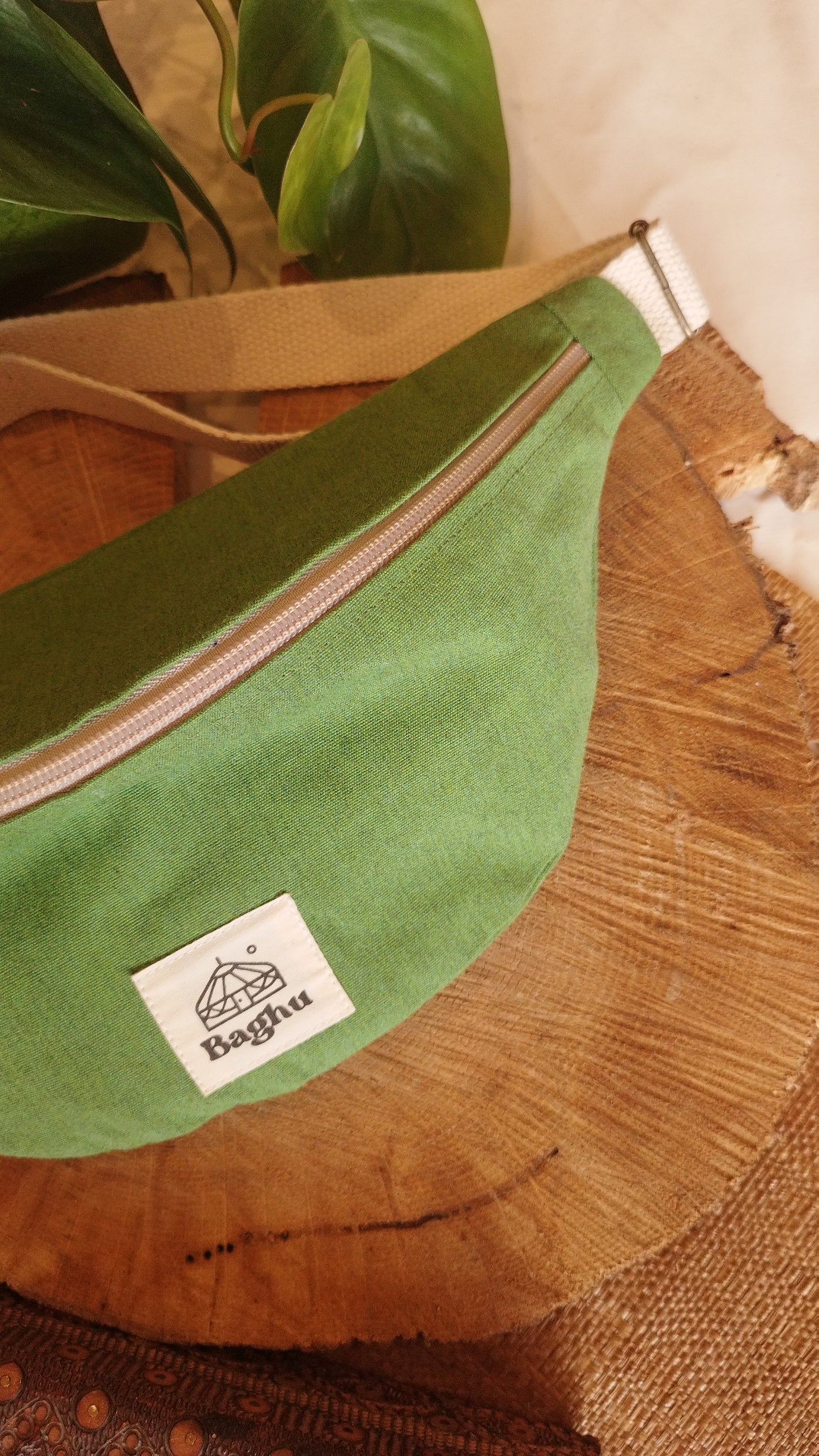 MINI NOMADE - petit sac banane S - Baghu - Sac artisanal belge - Ethnique - upcyclé - durable