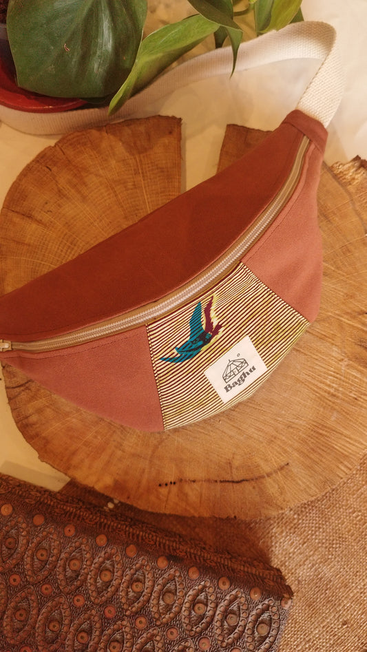 MINI NOMADE - petit sac banane S - Baghu - Sac artisanal belge - Ethnique - upcyclé - durable