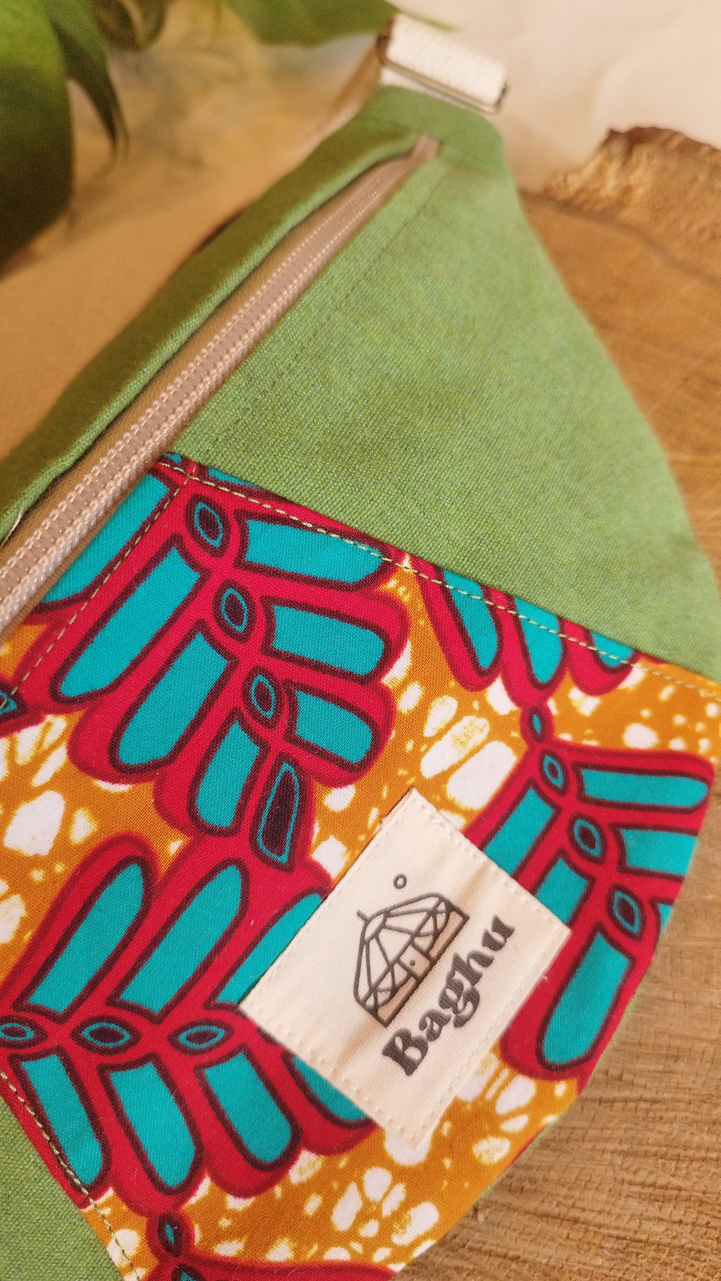 MINI NOMADE - petit sac banane S - Baghu - Sac artisanal belge - Ethnique - upcyclé - durable