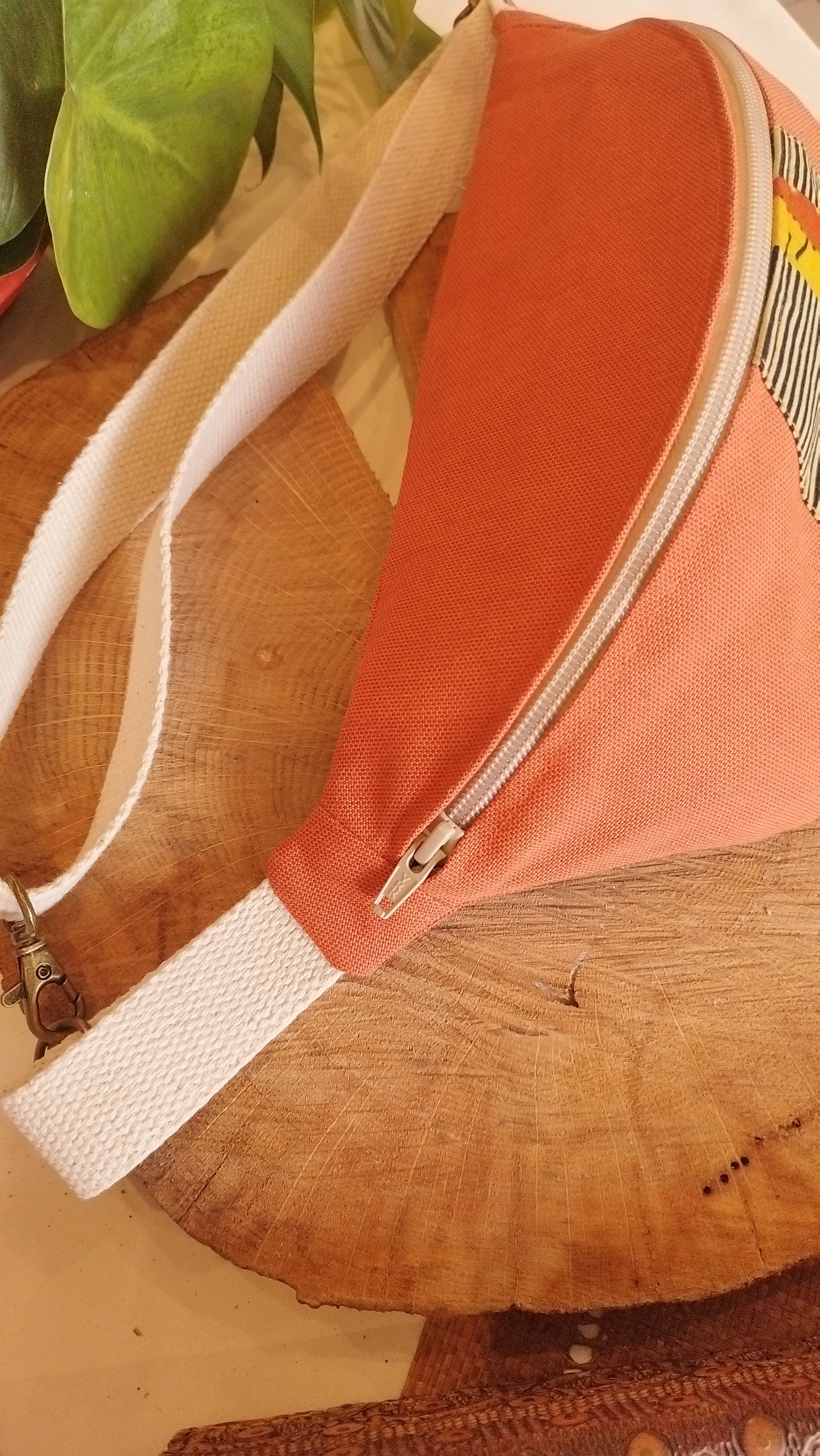 MINI NOMADE - petit sac banane S - Baghu - Sac artisanal belge - Ethnique - upcyclé - durable