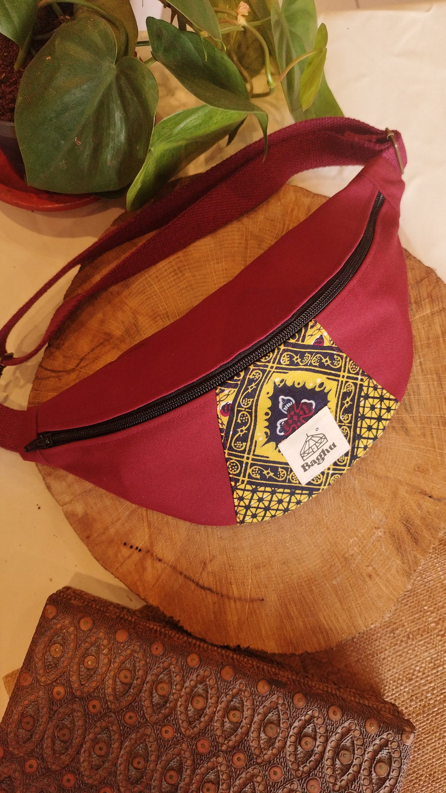 MINI NOMADE - petit sac banane S - Baghu - Sac artisanal belge - Ethnique - upcyclé - durable