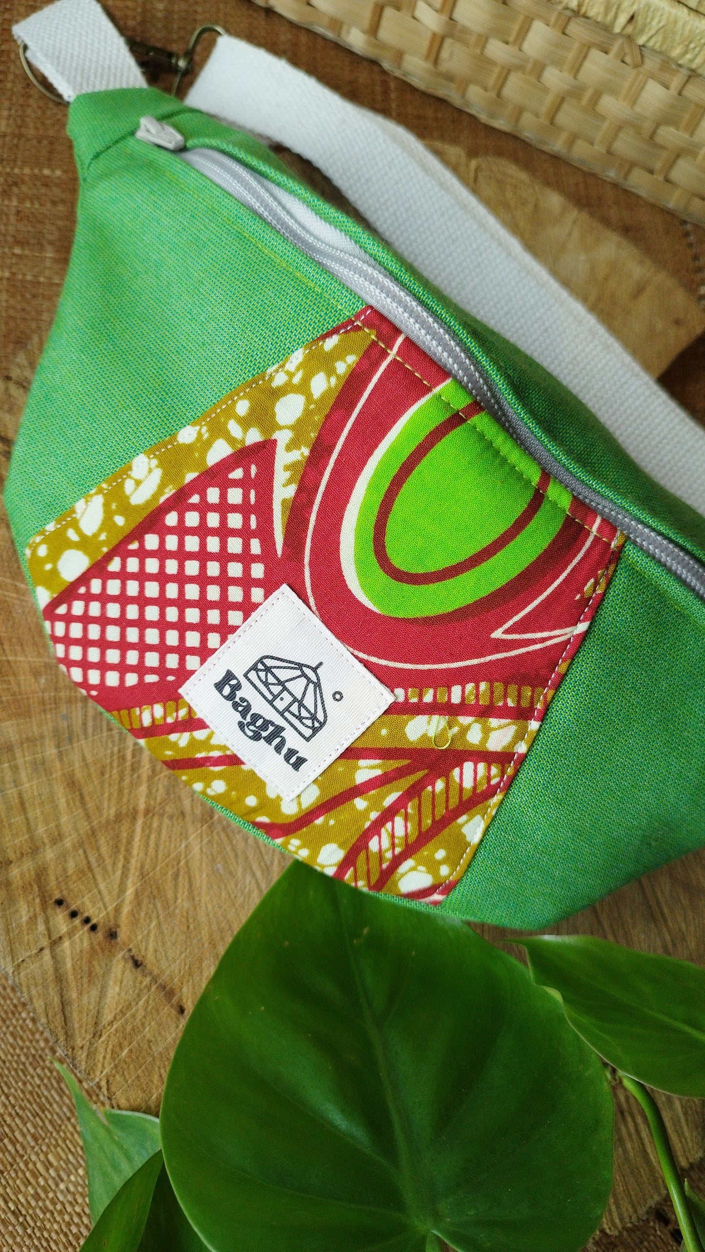 MINI NOMADE - petit sac banane S - Baghu - Sac artisanal belge - Ethnique - upcyclé - durable -