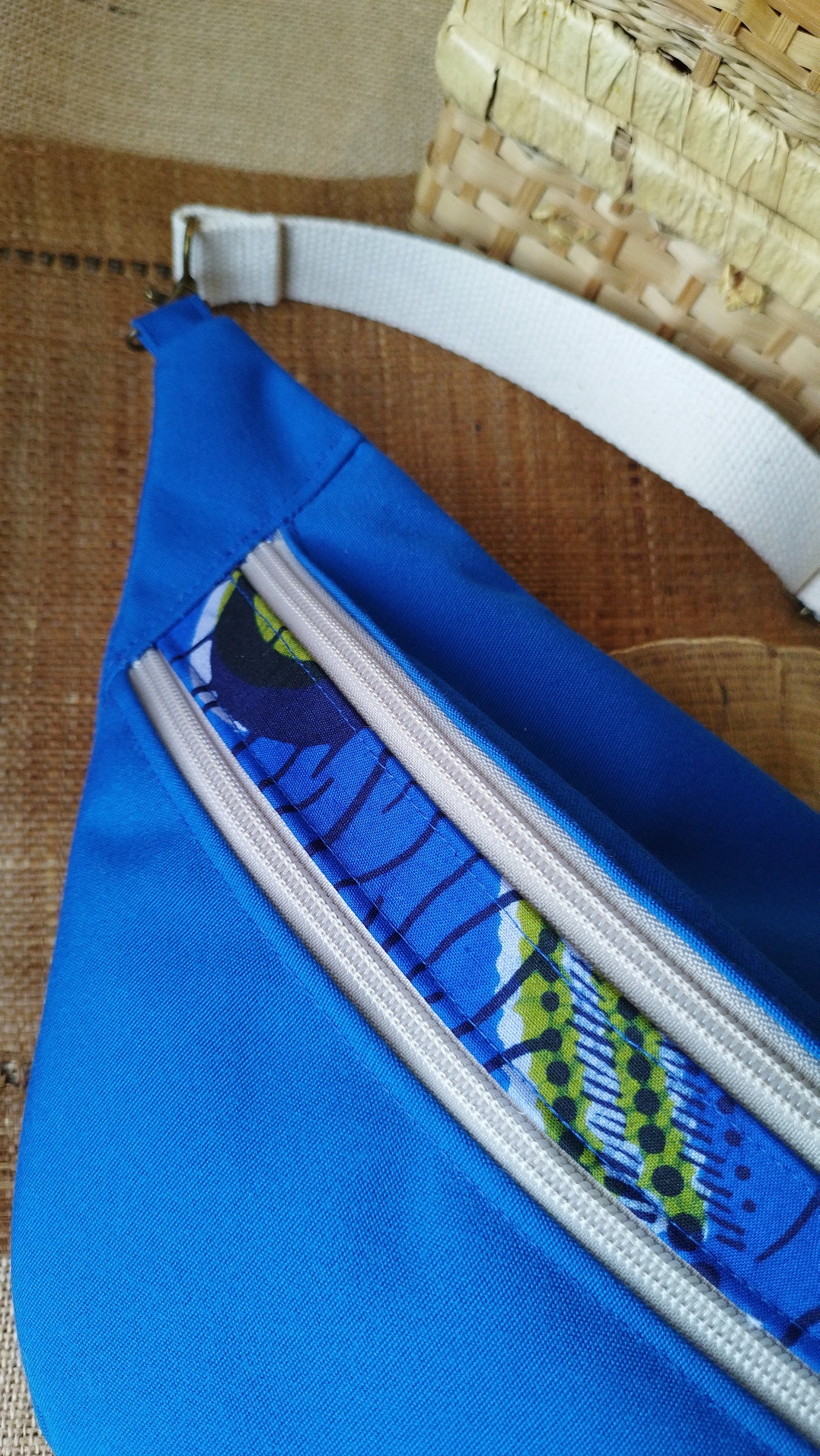 NOMADE - le sac banane XXL - Baghu - Sac artisanal belge Ethnique - bleu roi