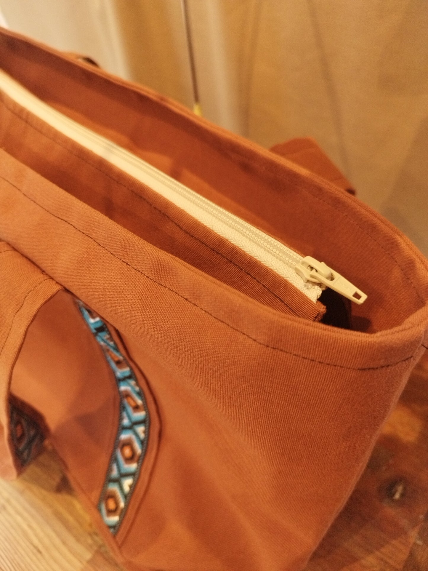 L'ECHAPEE - Sac cabas - Baghu - Sac artisanal belge à motifs ethnique - recyclé - cognac