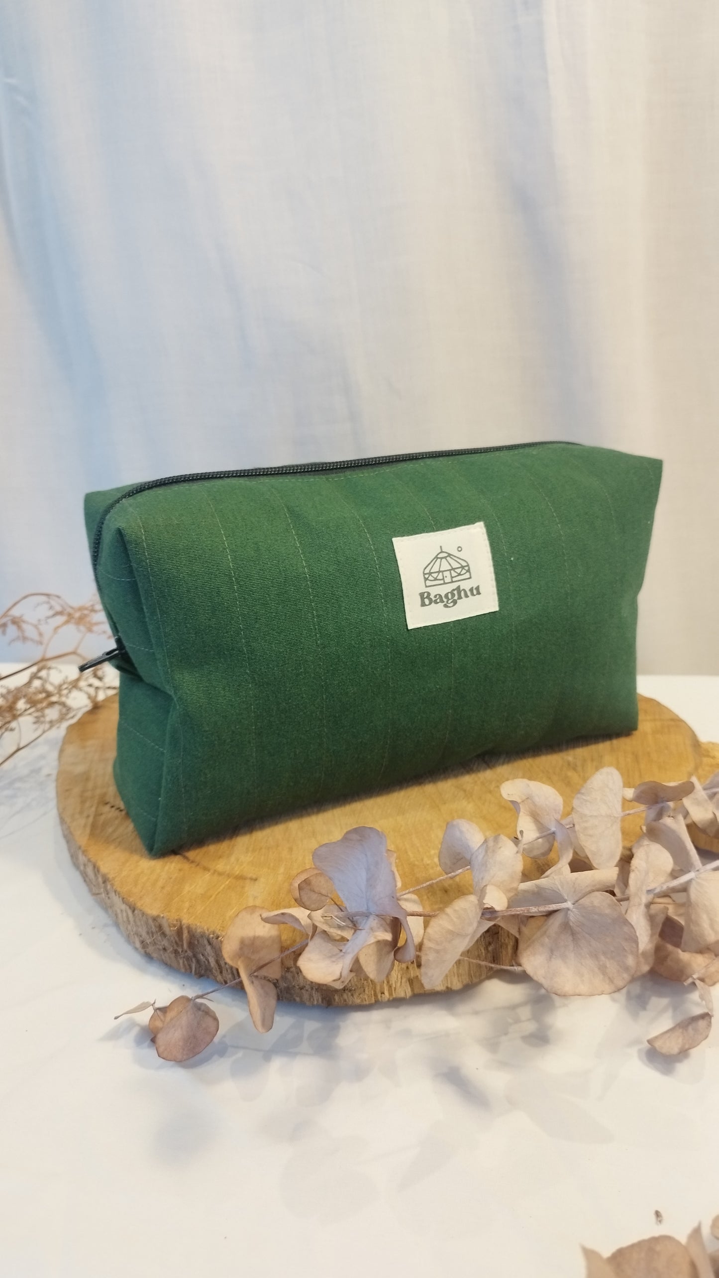 ESCAPADE - trousse de toilette - Taille M - upcyclé - toile de yourte - fait en Belgique - vert d'eau foncé
