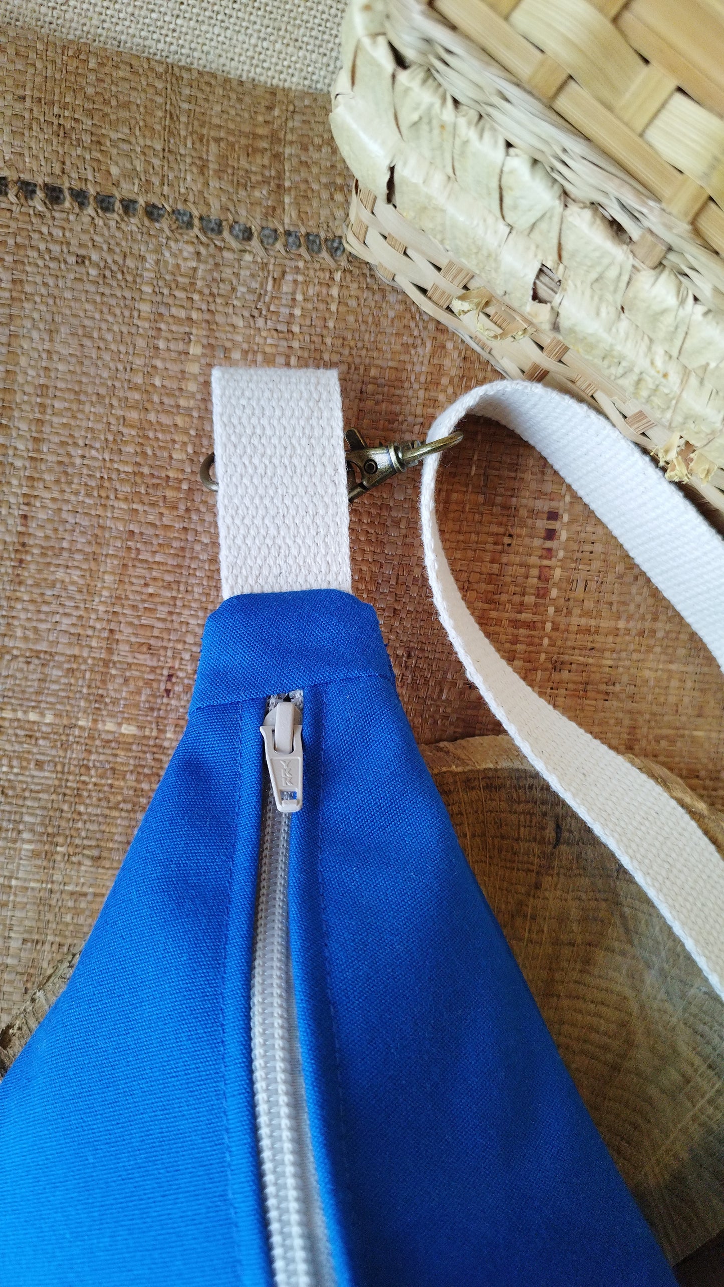 MINI NOMADE - petit sac banane S - Baghu - Sac artisanal belge - Ethnique - upcyclé - durable -