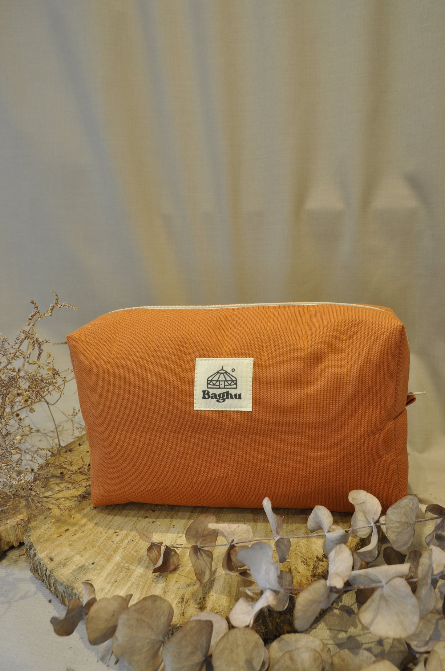 ESCAPADE - trousse de toilette - Taille M - upcyclé - toile de yourte - fait en Belgique - orange