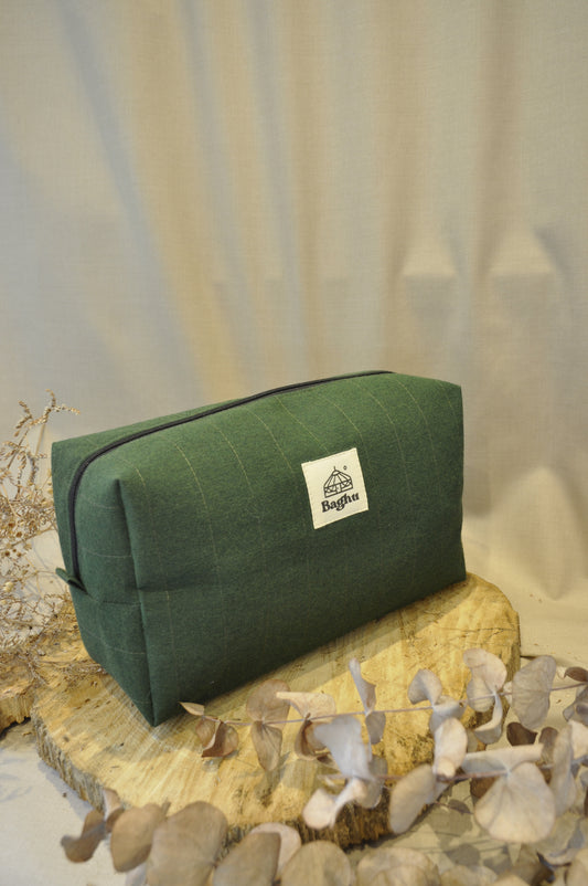 ESCAPADE - trousse de toilette - Taille M - upcyclé - toile de yourte - fait en Belgique - vert d'eau foncé