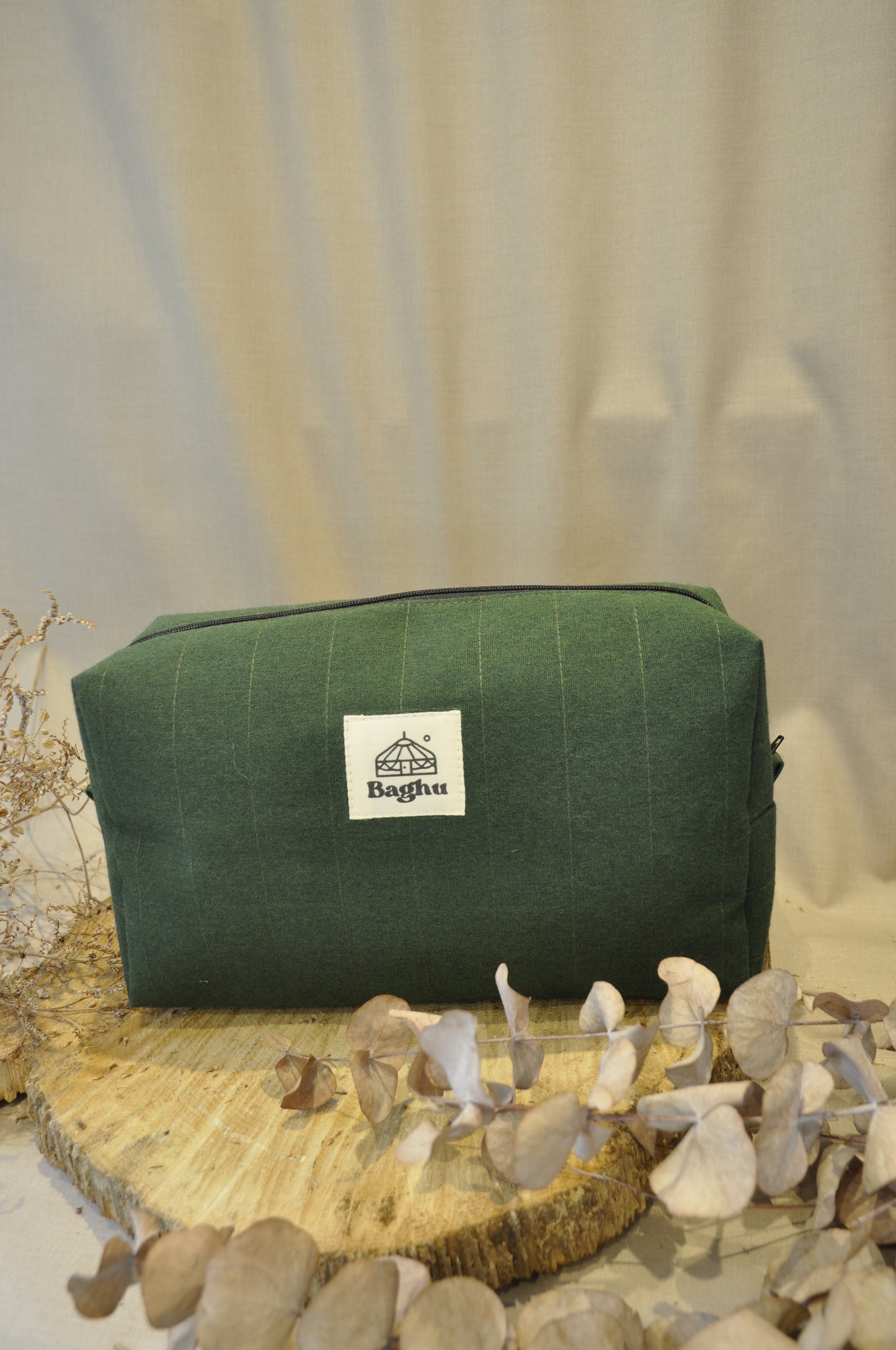 ESCAPADE - trousse de toilette - Taille M - upcyclé - toile de yourte - fait en Belgique - vert d'eau foncé