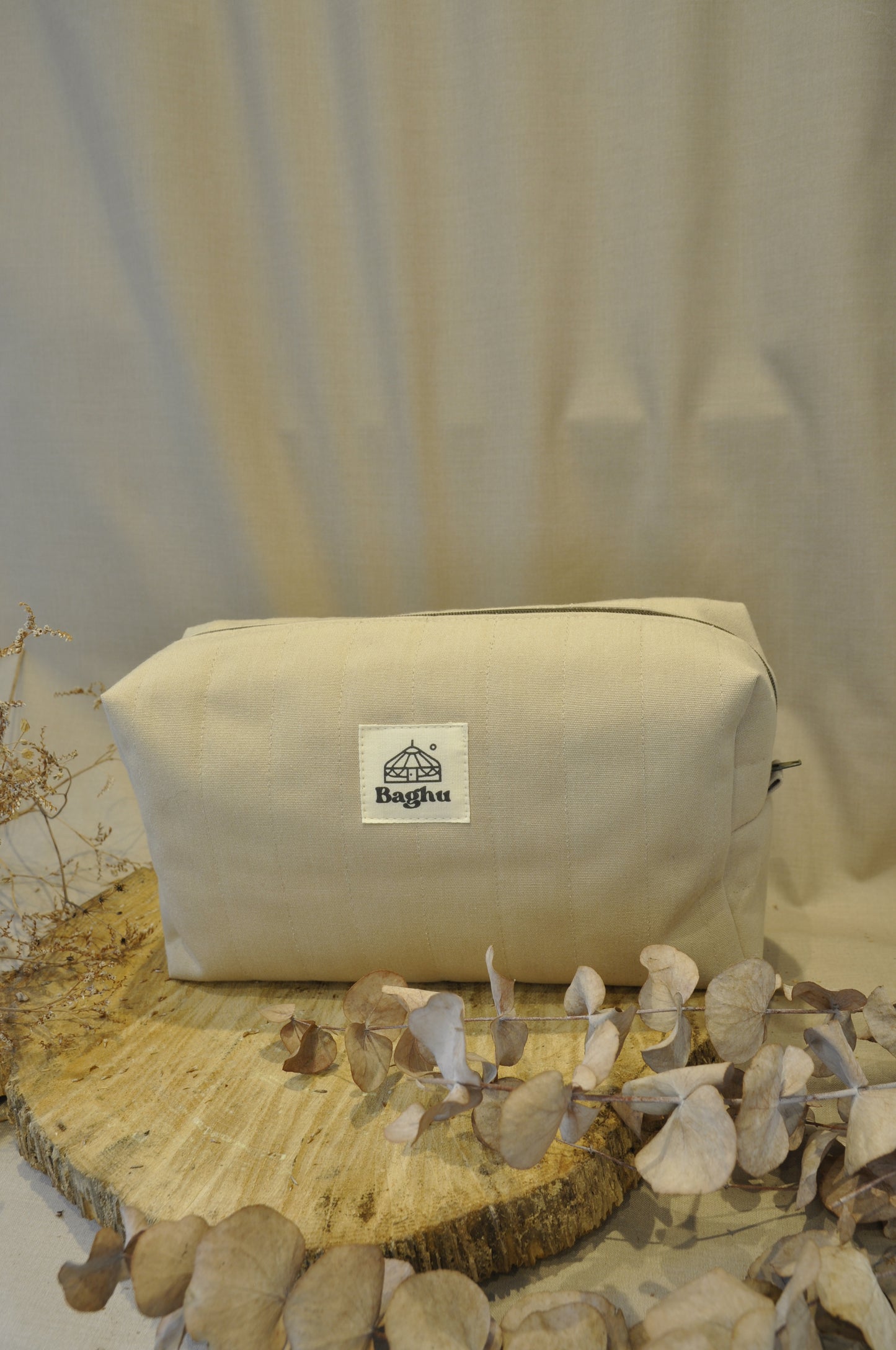 ESCAPADE - trousse de toilette - Taille M - upcyclé - toile de yourte - fait en Belgique - écru