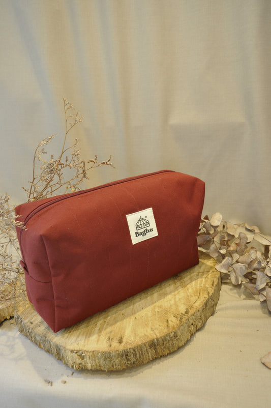 ESCAPADE - trousse de toilette - Taille M - upcyclé - toile de yourte - fait en Belgique - beige